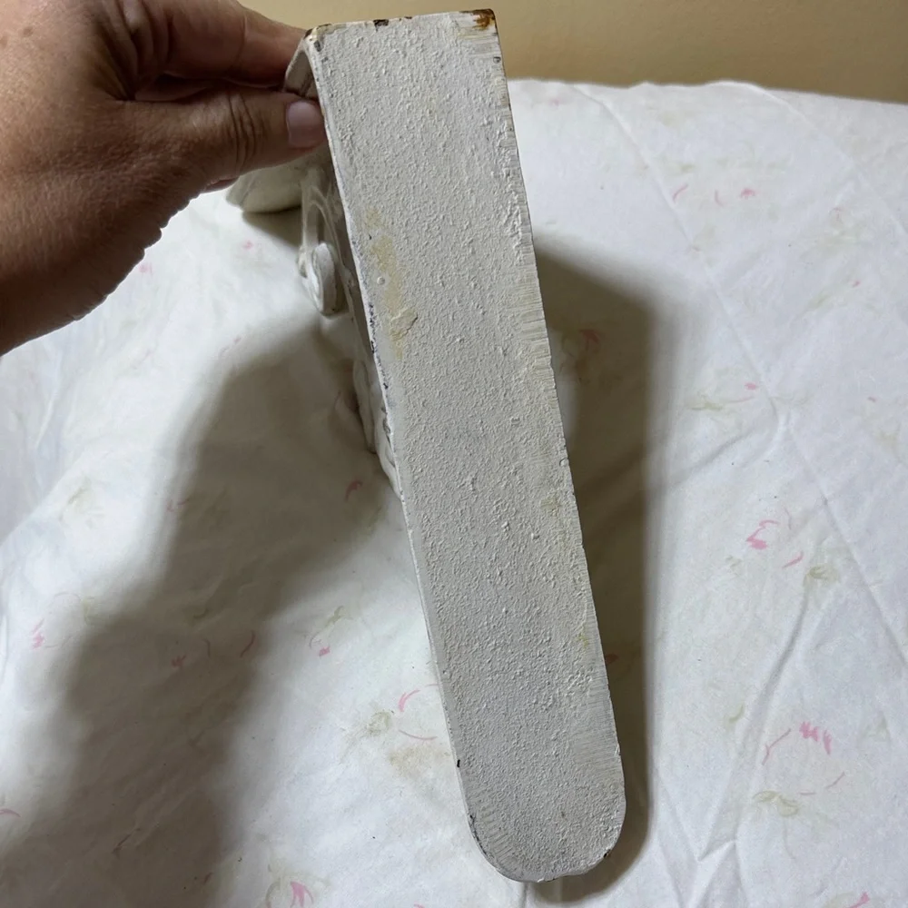 Vintage White Floral Wall Bracket